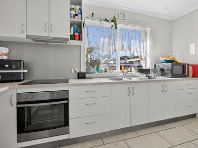 2 Victoria Street, George Town