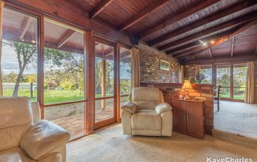16 Corringham Road, Beaconsfield Upper