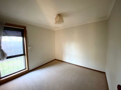 2 / 2 Maplehurst Avenue, Hoppers Crossing