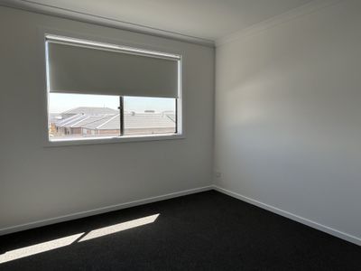 7 Rayer Walk, Tarneit