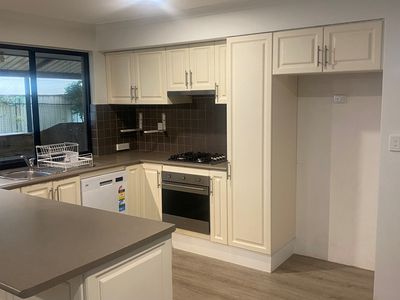 8 Coomer Elbow, South Guildford