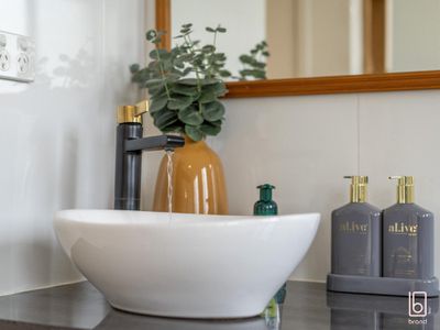 2 St Lawrence Avenue, Blue Haven