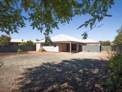 10 Homestead Ramble, Newman