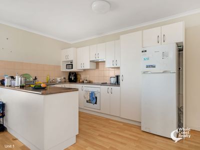 378 Beach Road, Batehaven
