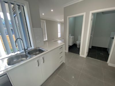 240 Sixth Avenue, Austral