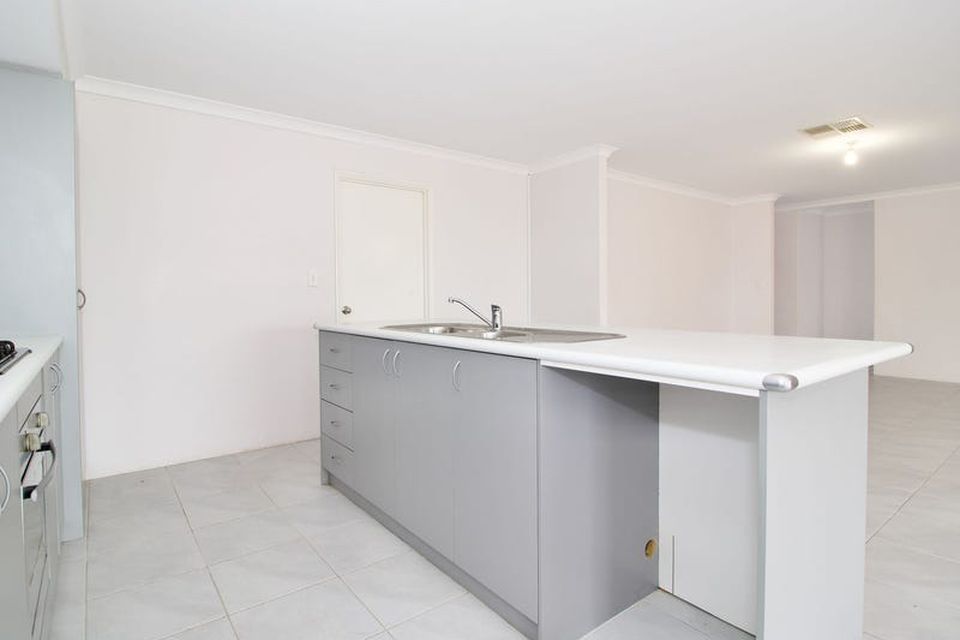 1 Ballaballa Close , Baldivis