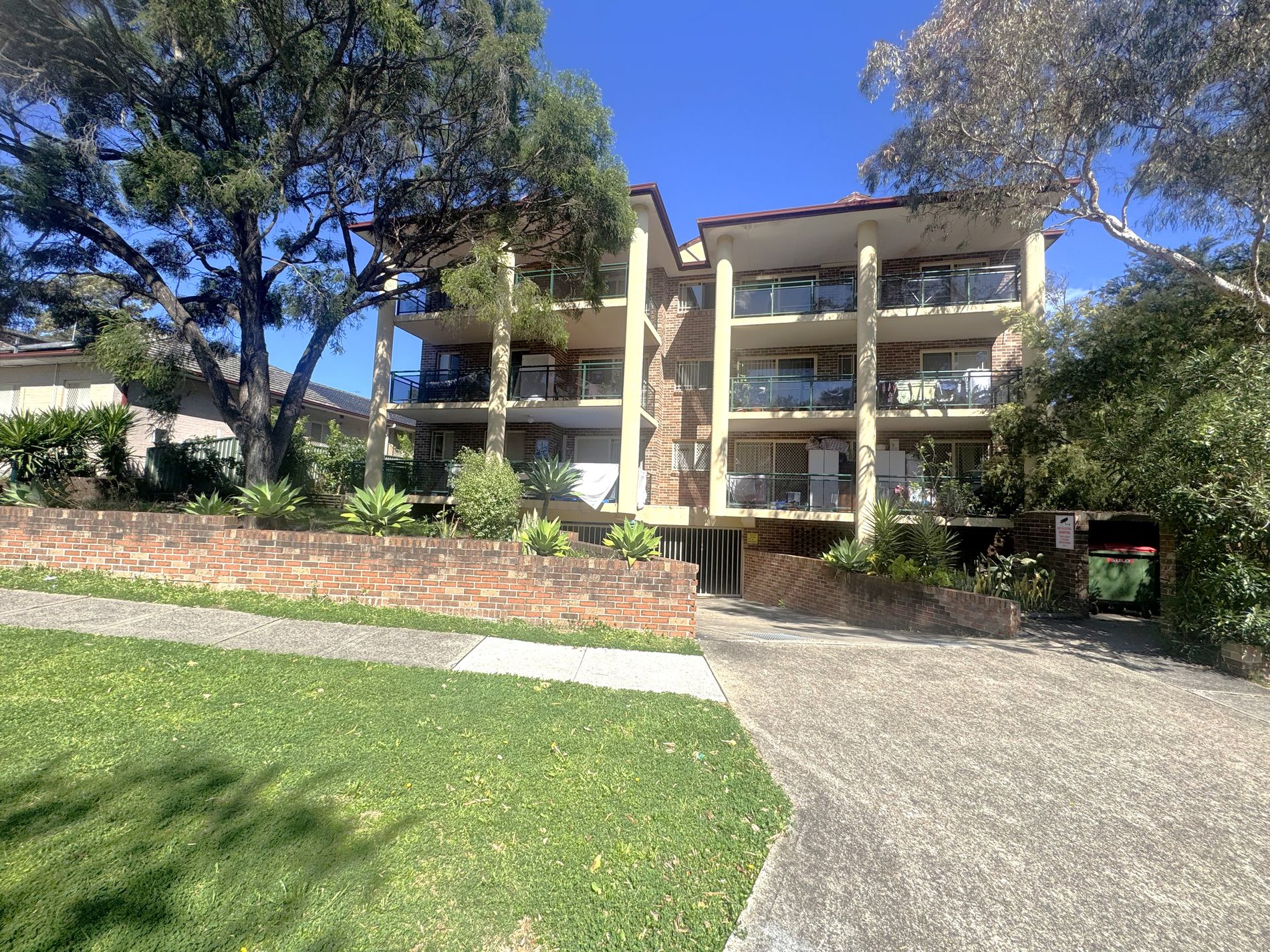 9 / 11 Milton Street, Bankstown