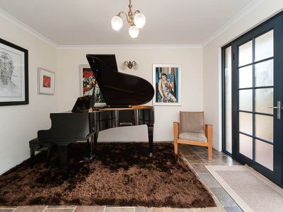 10 Limerick Way    UNDER OFFER, Fremantle