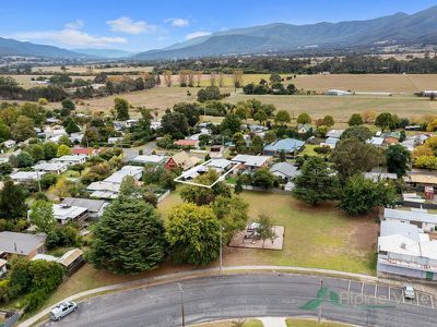 30 Freeburgh Avenue, Mount Beauty