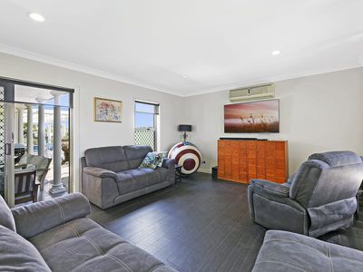 11 Antigua Way, Clear Island Waters