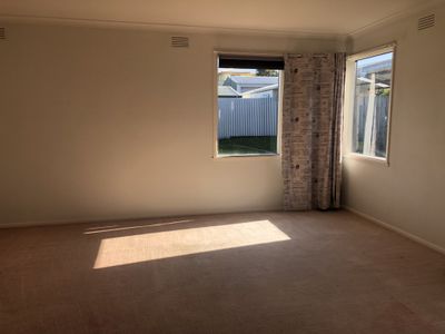 8 Graham Street, Hamlyn Heights