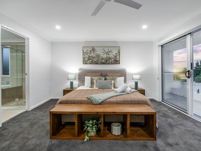 19 Summerland Ky, Broadbeach Waters