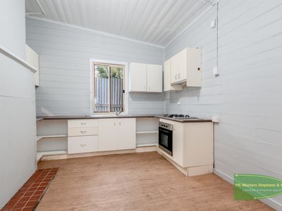 2 Main St           , Lyndhurst