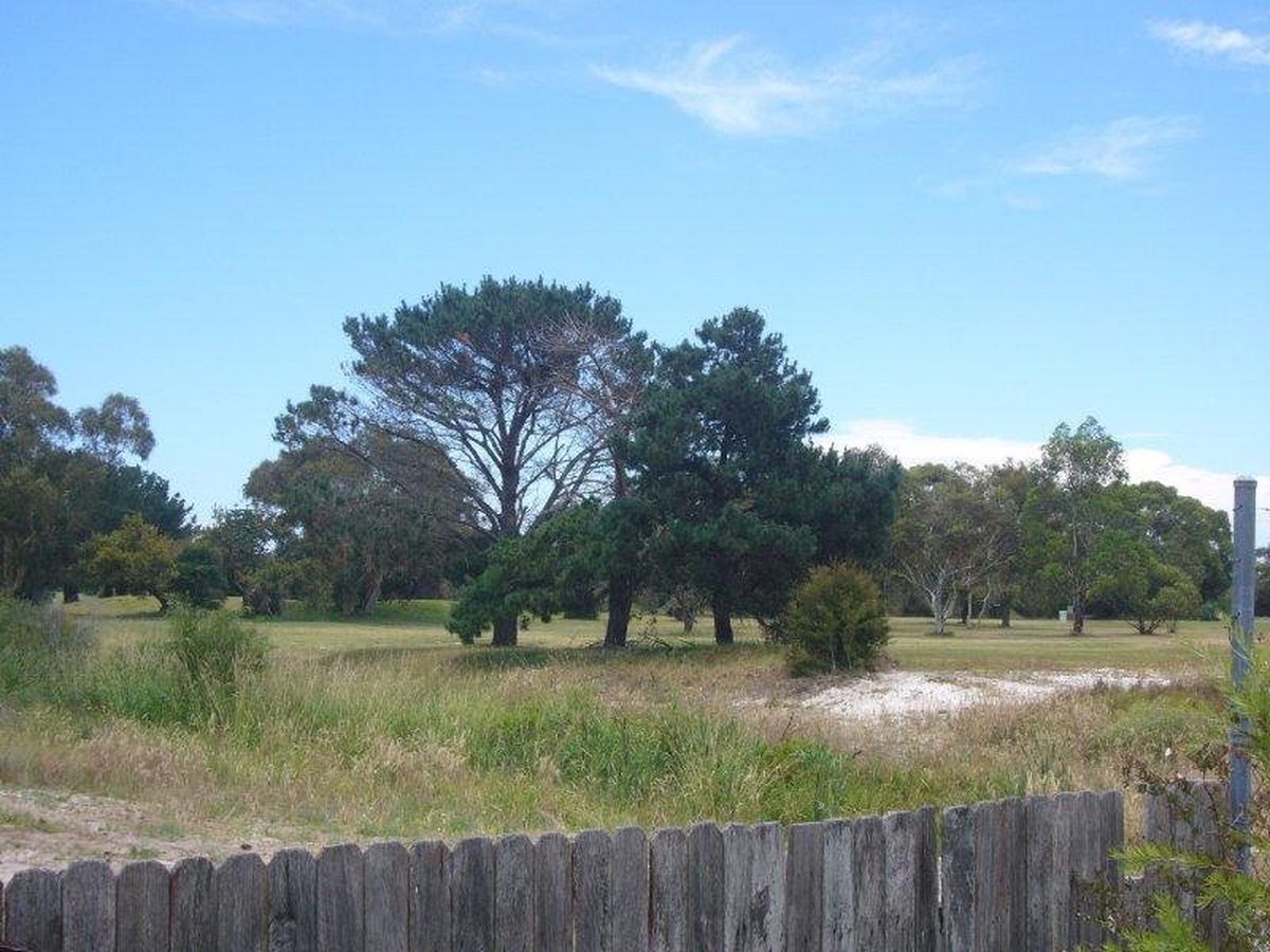 97 President Wilson Walk, Tanilba Bay, Tanilba Bay - Thumbnail 2