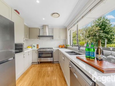 102 Clear View Parade, Hazelbrook