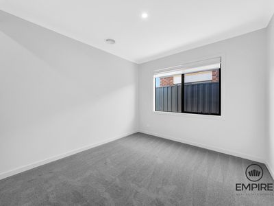 65 Shearjoy Loop, Clyde North