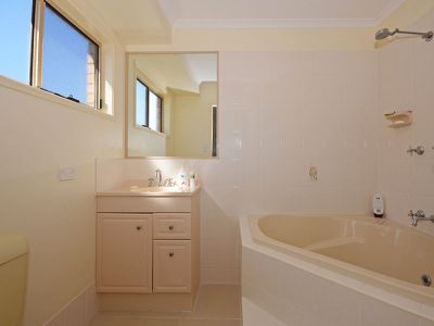 10 Mainsail  Court, Point Vernon