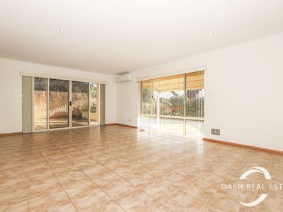 24 Kennedy Way, Padbury