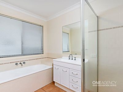 3 Lake Cootharaba Pl, Logan Reserve