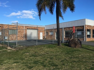 4 Woolworths Avenue, Warilla