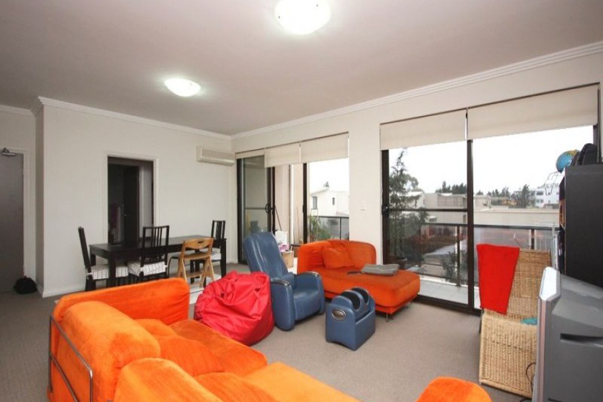 81 Bertram Street, Mortlake