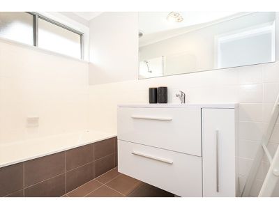 564 Woodbury Court, Lavington