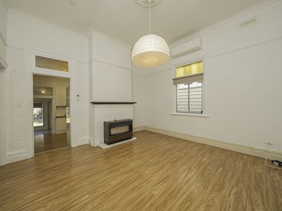 5 Foley Street, Kew