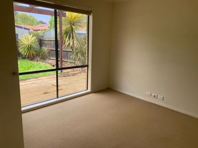 13 Chestnut Grove, Werribee