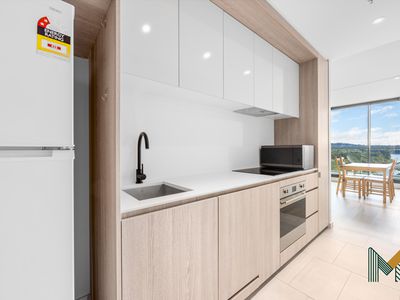 811 / 161 Emu bank, Belconnen