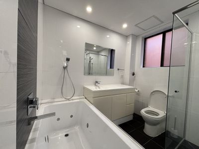 8 / 380 Railway Parade, Carlton