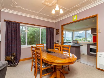 102 Preston Crescent, Belleknowes