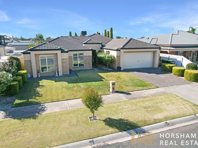 16 Burnett Street, Horsham