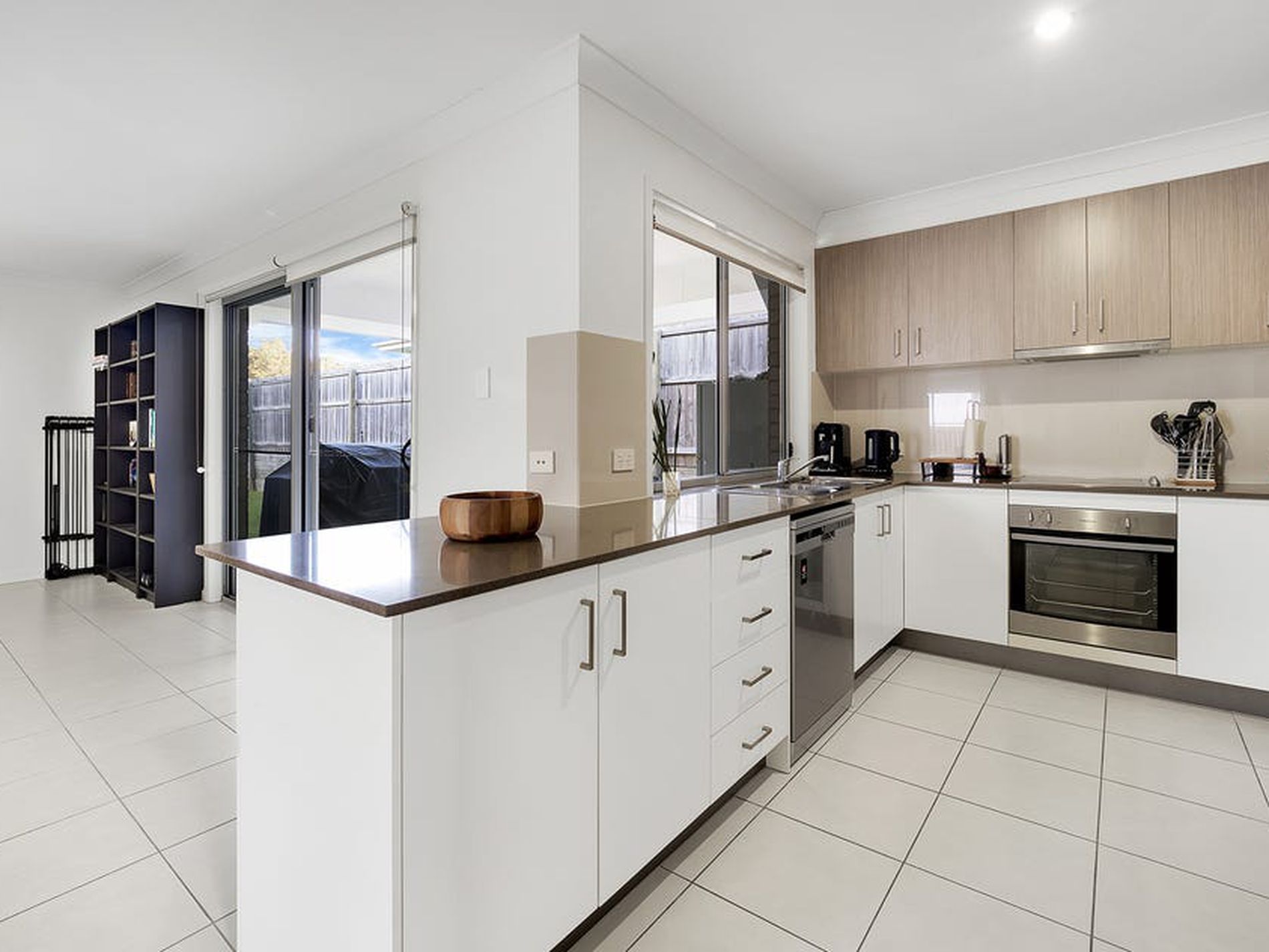 10 DANDELION DRIVE, Springfield Lakes