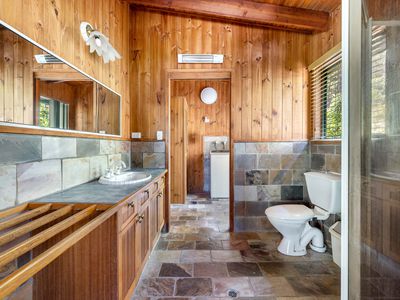 1194 Tamborine-Oxenford Road, Wongawallan