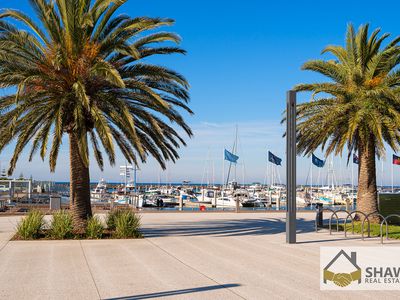 232 / 33 Quay Boulevard, Werribee South