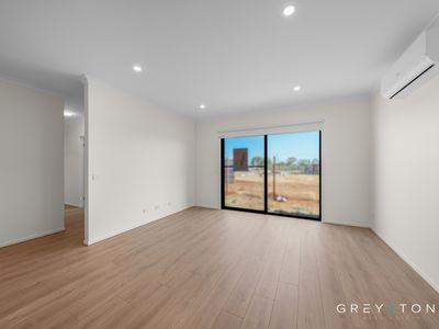 18 Blade Circuit, Fraser Rise