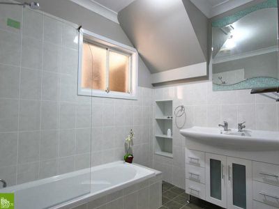 73 Thirroul Rd, Kanahooka