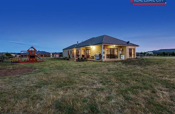 1 The Ridge, Oaklands Junction