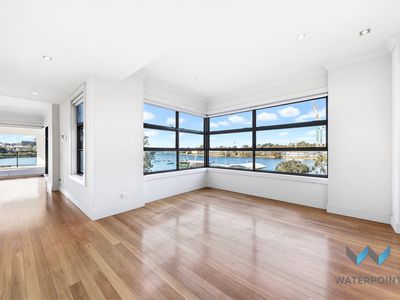 3 / 2 Bay Drive Meadowbank, Meadowbank