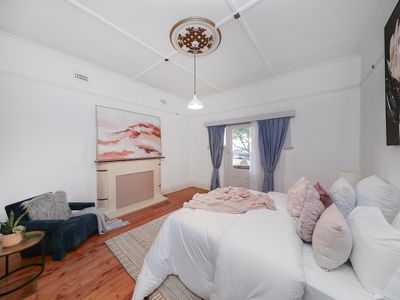 18 Roxburgh Street, Ascot Vale