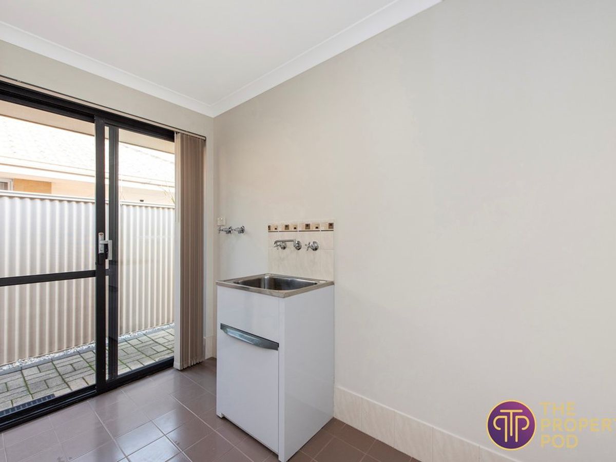 39 Sellafield Bend, Waikiki