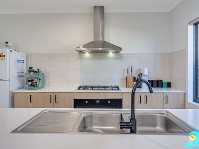 10 Paddle Way, Yanchep