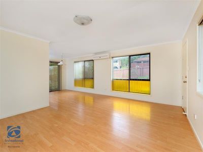 9 Knightsbridge Crescent, Rochedale South