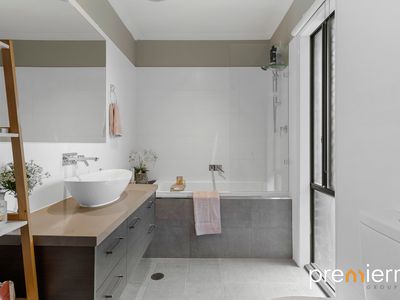 127 Diamantina Circle, Karalee