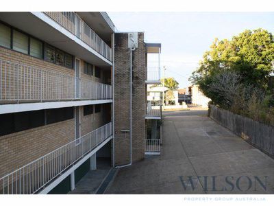 12 / 223 Cavendish Road, Coorparoo