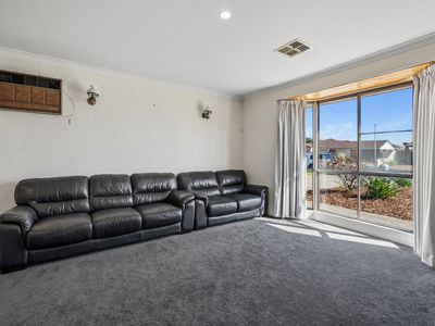 52 Sanderling Drive, Thornlie