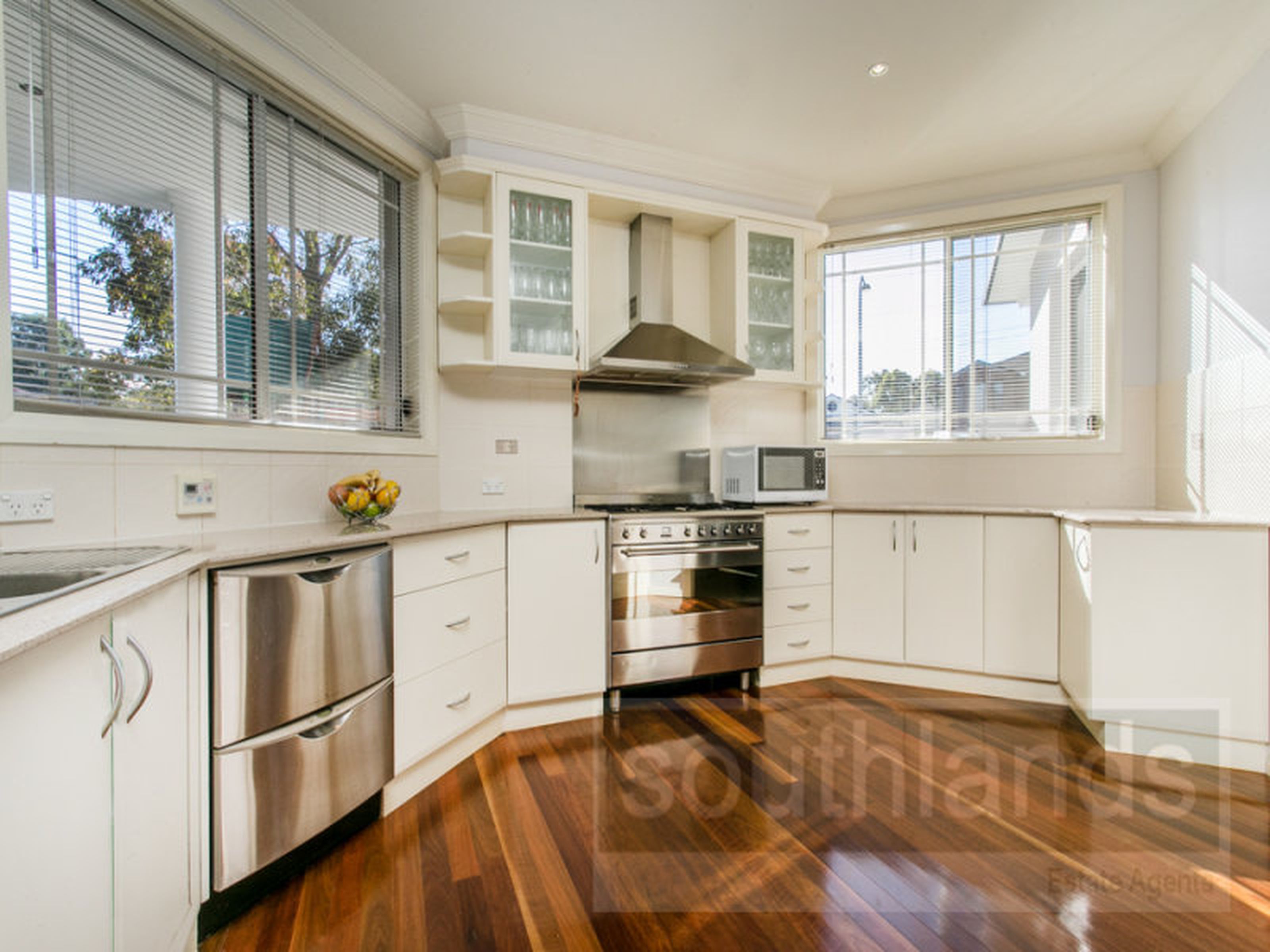 9 Torquay Tce, GLENMORE PARK