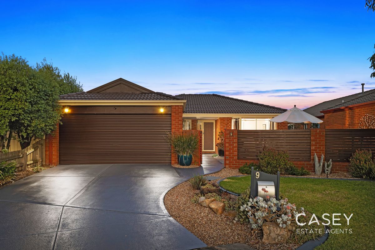 FAMILY HOME IN GREAT LOCATION!