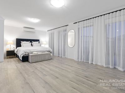 6 Ray Gardiner Vista, Tapping