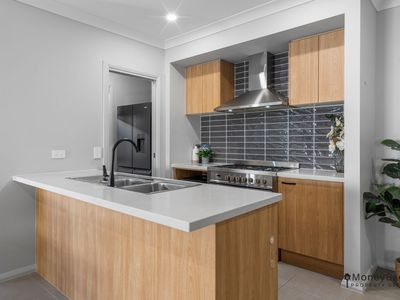 102 Bloomfield Esplanade, South Maclean